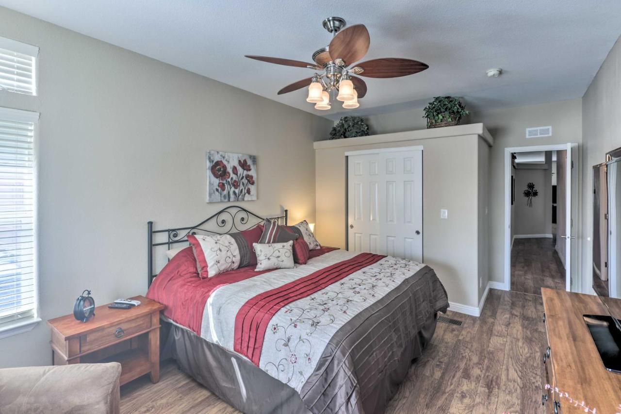 Rivers Edge Golf Condo With Beach Access And Patio! Needles Eksteriør bilde